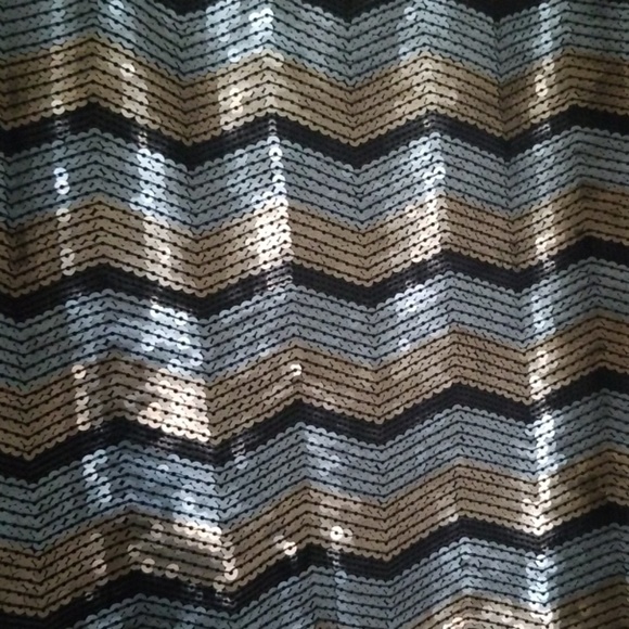 Express Sequin Tank Top - Picture 3 of 5